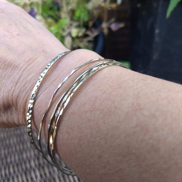 Vintage 70s special 6 etched 'gold' bangles NWOT 🎈HOST PICK x4🎈 - Picture 3 of 5